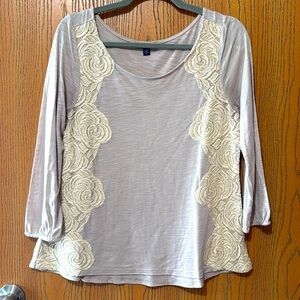 Quarter sleeve shirt